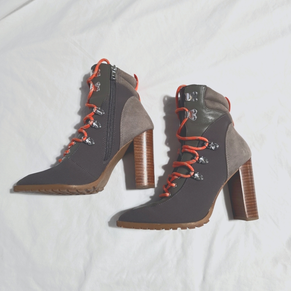 Steve Madden Karey Leather Boot. Leather Upper